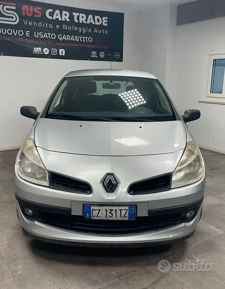 Usata Renault Clio II 85 CV (62 kW) 2006 Grigio Berlina