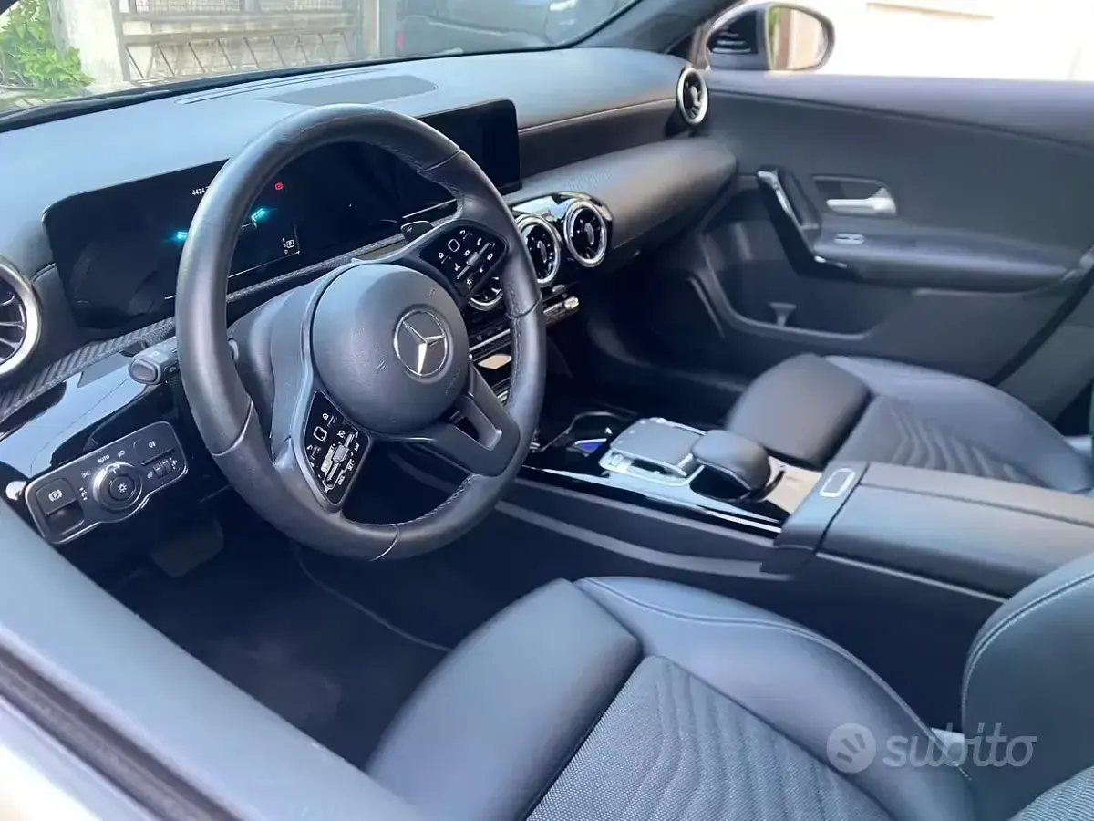 Usata Mercedes 180 116 CV (85 kW) 2019 Nero Berlina