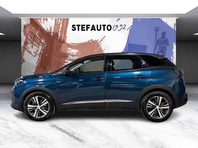Usata Peugeot 3008 Allure 131 CV (96 kW) 2022 Blu elettrico SUV