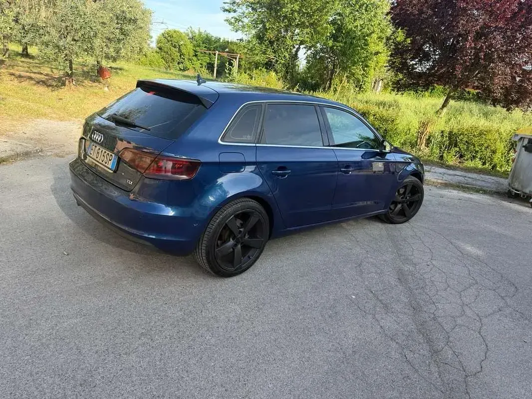 Usata Audi A3 Ambiente 150 CV (110 kW) 2014 Blu/azzurro Berlina