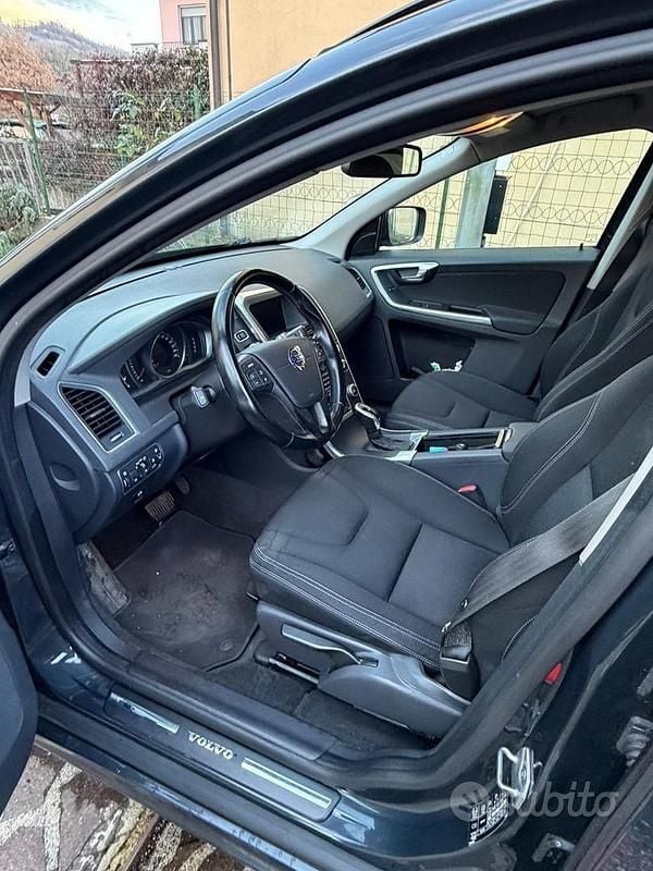 Usata Volvo XC60 Momentum 136 CV (100 kW) 2015 Grigio SUV