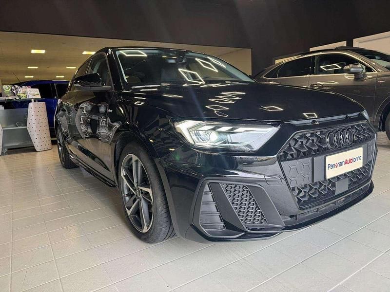 Nero Usata 2024 Audi A1 S-Line Tre volumi | 23.900 € (Ottimo prezzo) - Immagine 1/4