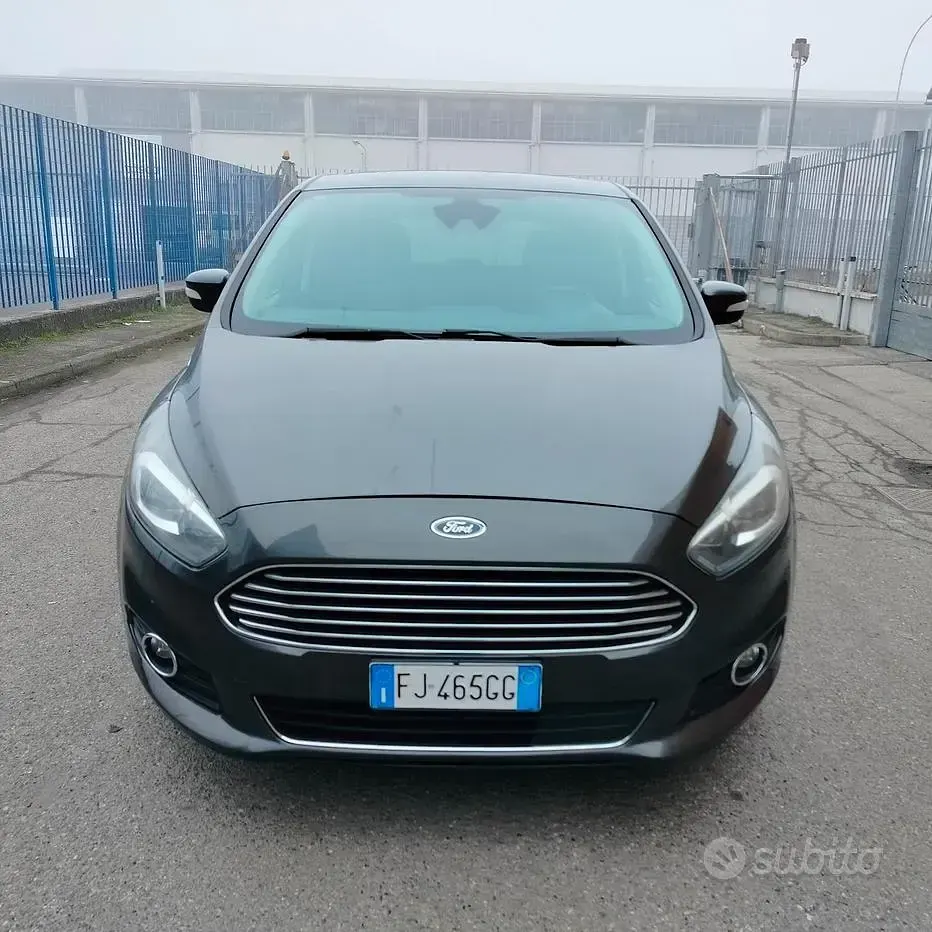 Usata Ford S-MAX Business Edition 150 CV (110 kW) 2017 Grigio Monovolume