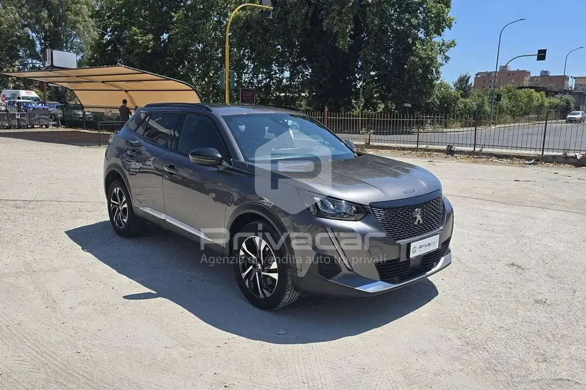 Usata Peugeot 2008 Allure 131 CV (96 kW) 2023 Grigio SUV