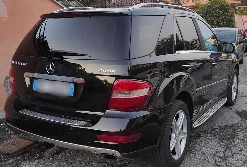 Usata Mercedes ML320 224 CV (164 kW) 2008 Nero SUV