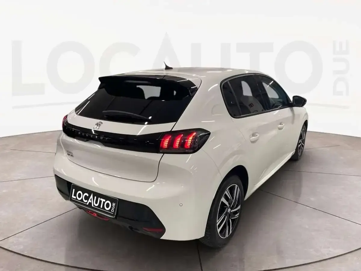 Usata Peugeot 208 Allure 101 CV (74 kW) 2023 Bianco Utilitaria