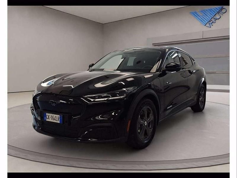 Nero metallizato Usata 2022 Ford Mustang Mach-E Extended Range SUV | 36.200 € (Buon prezzo) - Immagine 1/4