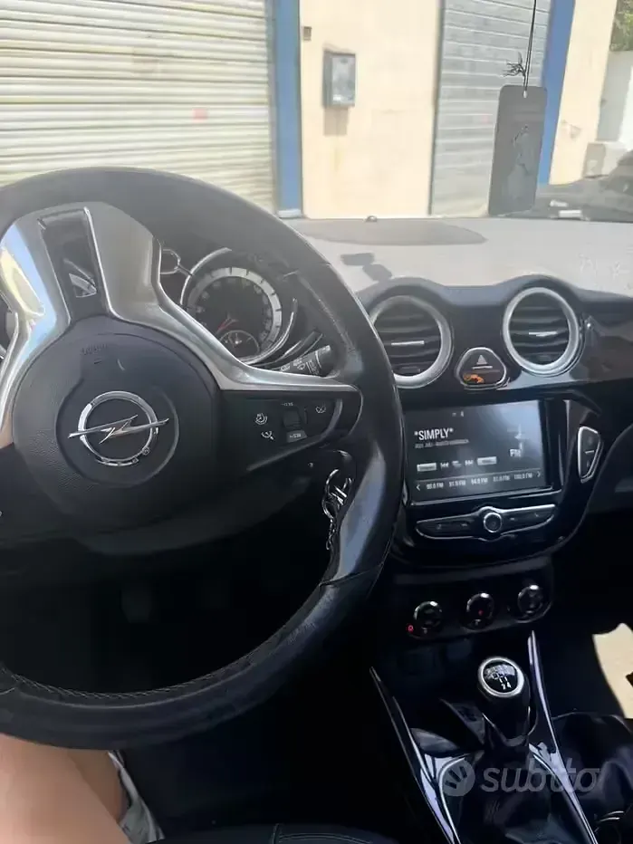 Usata Opel Adam Rocks Rocks 69 CV (50 kW) 2016 Grigio Utilitaria