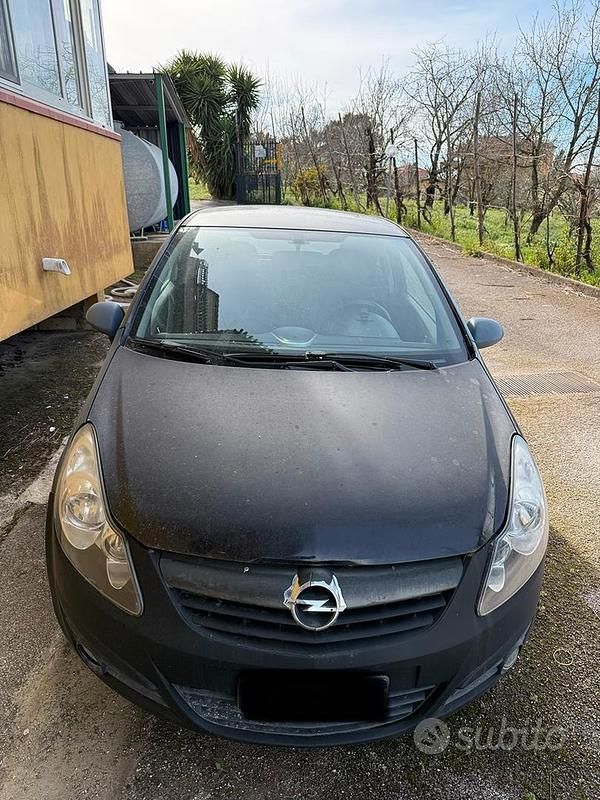 Usata Opel Corsa 90 CV (66 kW) 2009 Nero Utilitaria