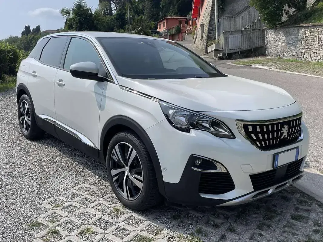 Usata Peugeot 3008 Allure 131 CV (96 kW) 2020 Bianco SUV