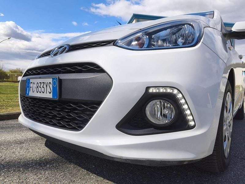 Usata Hyundai i10 Edition 69 CV (50 kW) 2016 Bianco Utilitaria