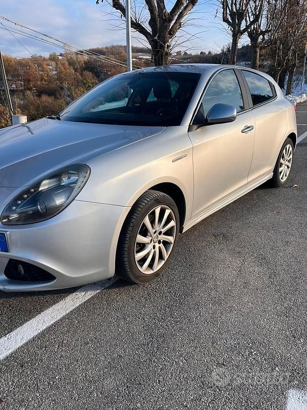 Usata Alfa Romeo Giulietta 140 CV (102 kW) 2012 Grigio Berlina