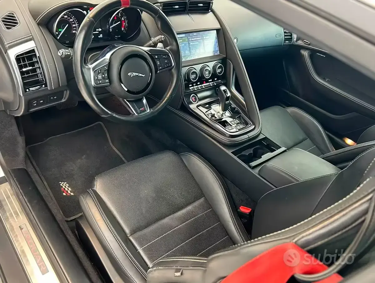 Usata Jaguar F-Type Chequered Flag 300 CV (220 kW) 2020 Bianco Coupé
