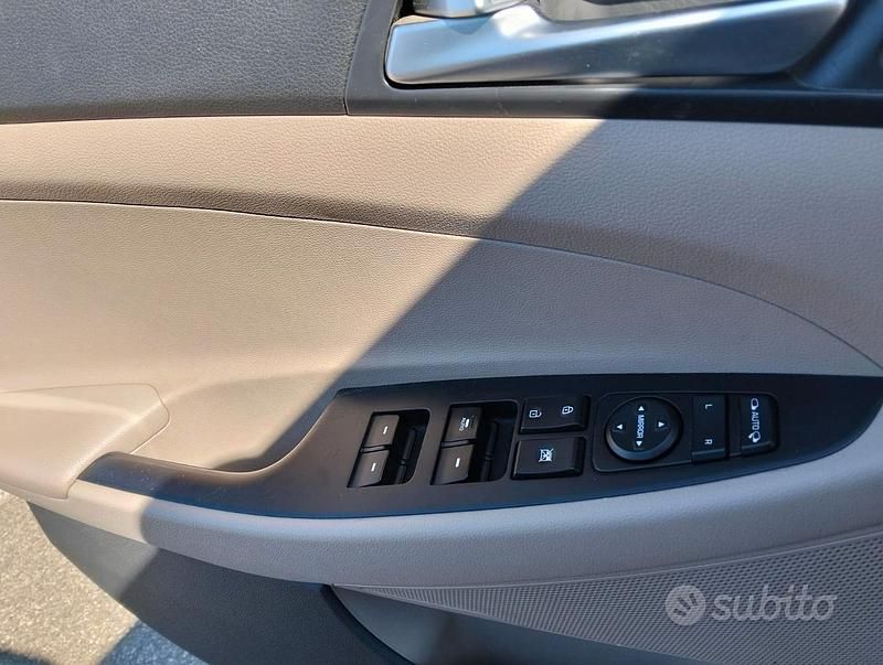 Usata Hyundai Tucson Xpossible 116 CV (85 kW) 2016 Grigio SUV