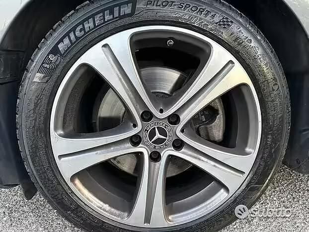 Usata Mercedes E220 Business 194 CV (142 kW) 2019 Grigio Coupé