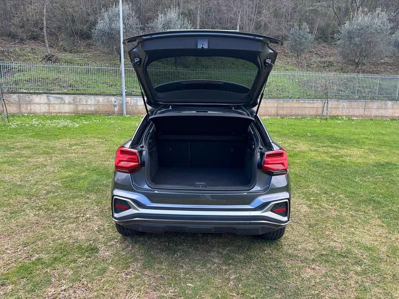 Usata Audi Q2 S-Line 150 CV (110 kW) 2025 Grigio SUV
