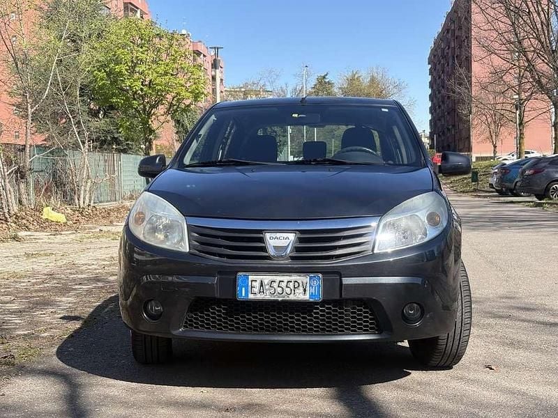 Usata Dacia Sandero Ambiance 75 CV (55 kW) 2010 Berlina