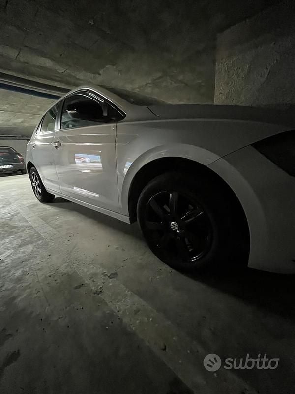 Usata VW Polo 82 CV (60 kW) 2019 Grigio Berlina