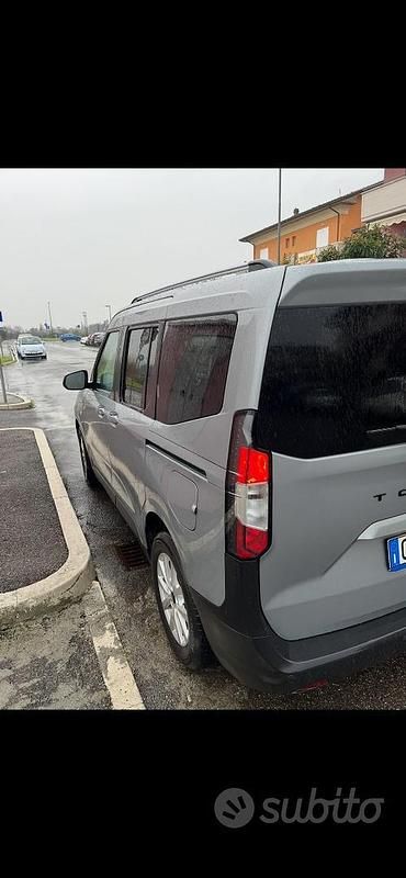 Usata Ford Courier 2025 Grigio Monovolume