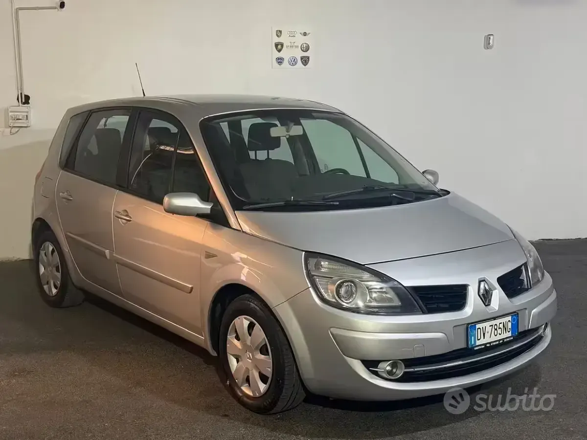 Usata Renault Scénic III 111 CV (81 kW) 2009 Monovolume