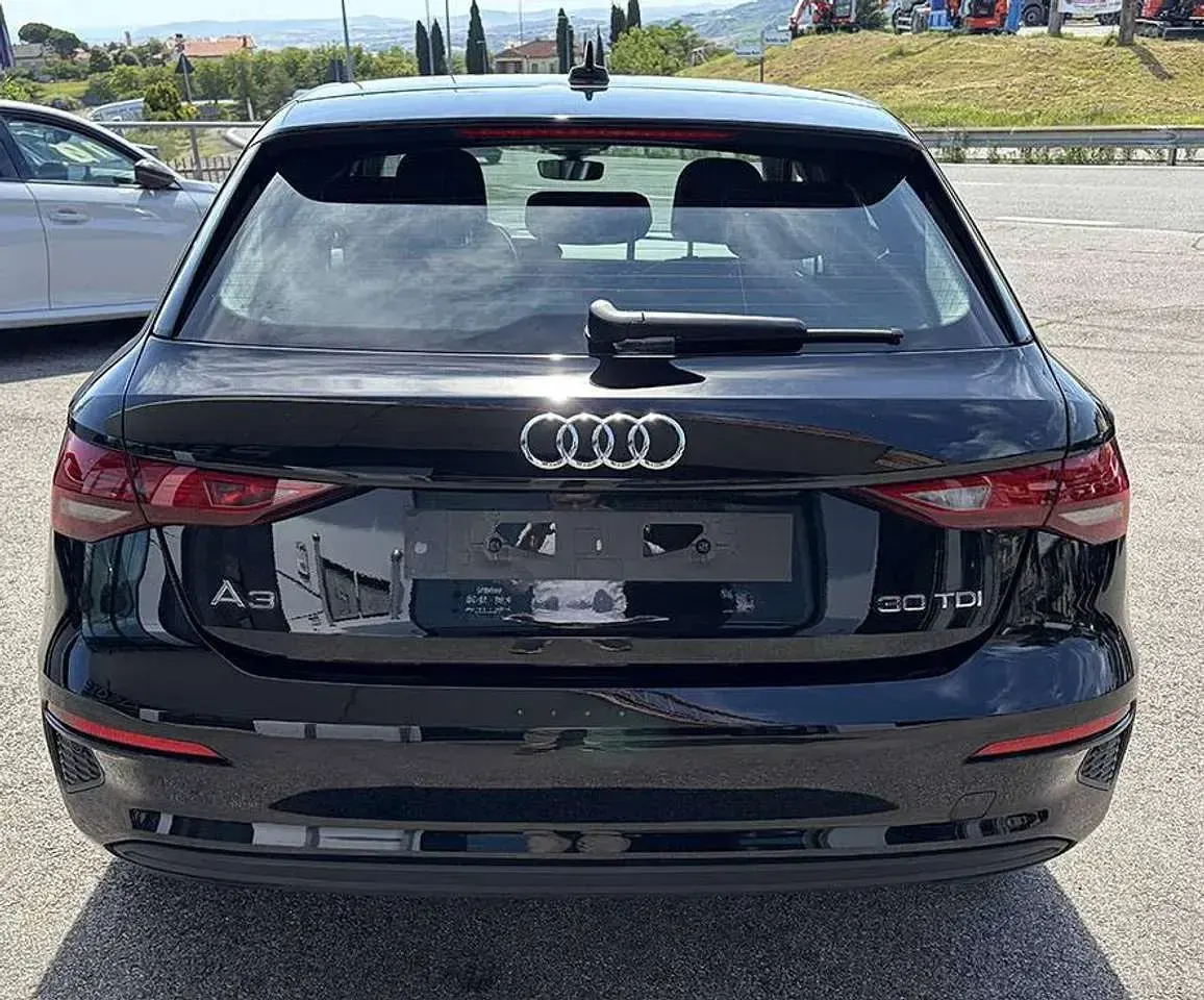 Usata Audi A3 Attraction 116 CV (85 kW) 2022 Metallizzato Berlina