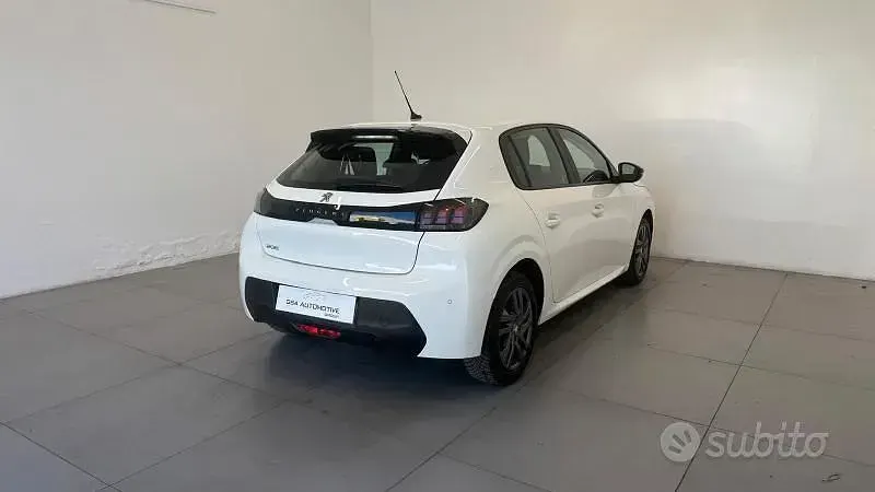 Usata Peugeot 208 Allure 102 CV (75 kW) 2022 Bianco Utilitaria