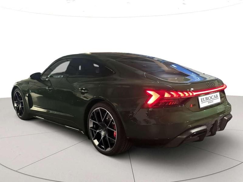 Nuova Audi e-tron GT quattro Performance 680 kW (925 CV) 2025 Verniciature personalizzate au Berlina