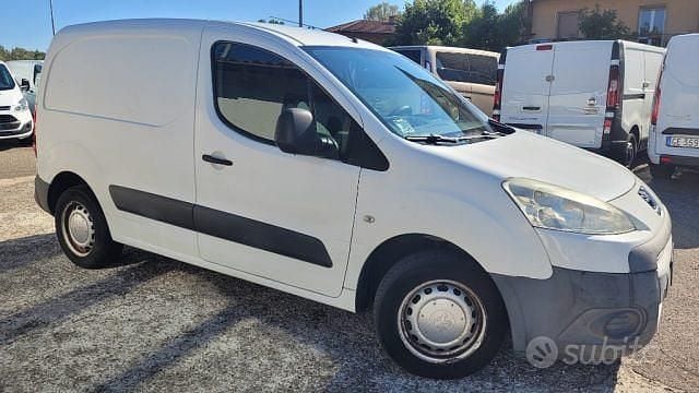 Usata Peugeot Partner 90 CV (66 kW) 2011 Bianco / pastello Monovolume