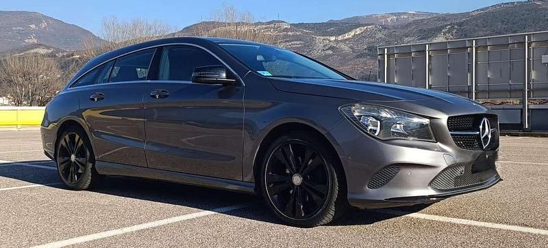 Usata Mercedes CLA200 Shooting Brake 136 CV (100 kW) 2017 Grigio Station wagon