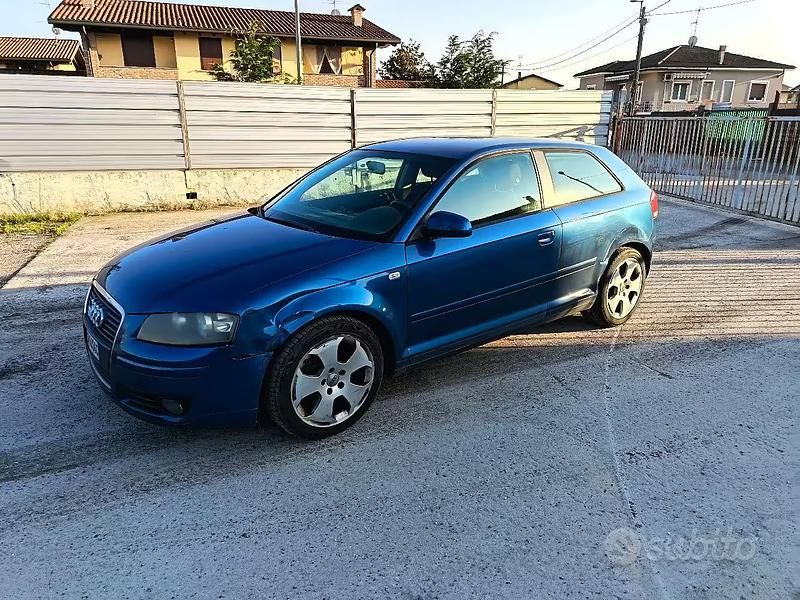 Usado Audi A3 115 CV (84 kW) 2005 Azul Utilitario