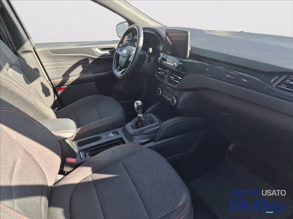 Usata Ford Kuga ST-Line 150 CV (110 kW) 2023 Argento SUV