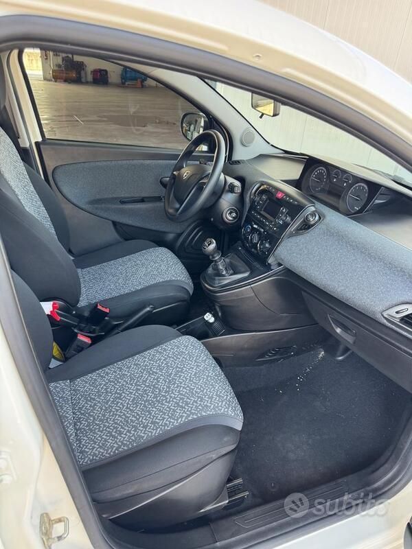 Usata Lancia Ypsilon 2022 Bianco Utilitaria