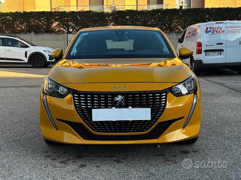 Begagnad Peugeot 208 Allure 75 HK (55 kW) 2021 Gul Halvkombi