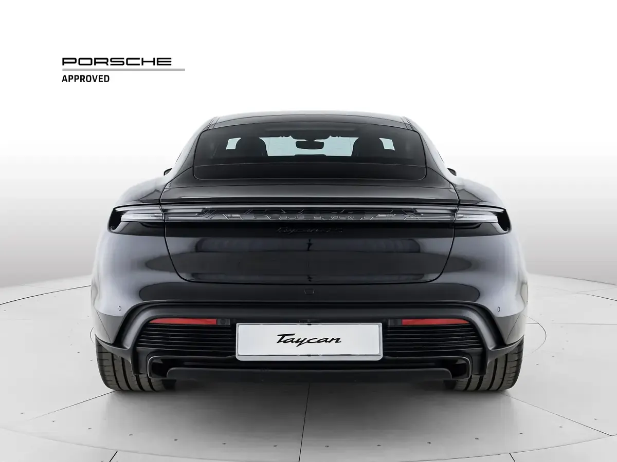 Nuova Porsche Taycan 4S Black Edition 439 kW (598 CV) 2026 Nero jet metallizzato Berlina