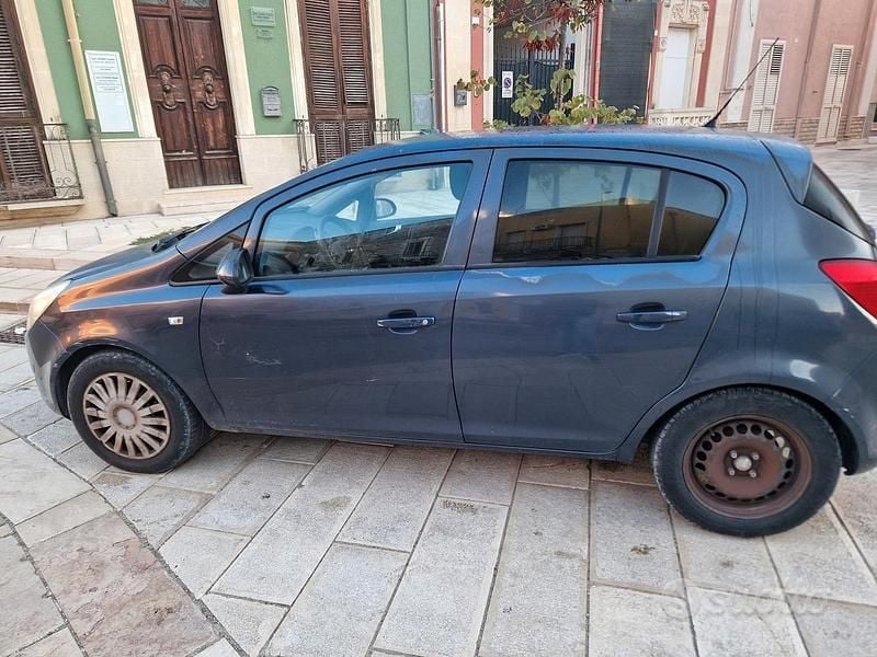 Usata Opel Corsa 2010 Grigio Berlina