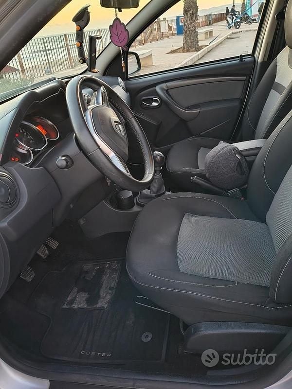 Usata Dacia Duster Lauréate 109 CV (80 kW) 2017 Grigio Berlina