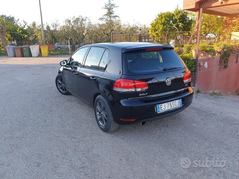 Usata VW Golf VI 105 CV (77 kW) 2011 Nero Utilitaria