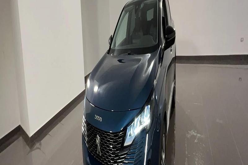 Usata Peugeot 3008 Allure 181 CV (133 kW) 2022 Blue celebes SUV