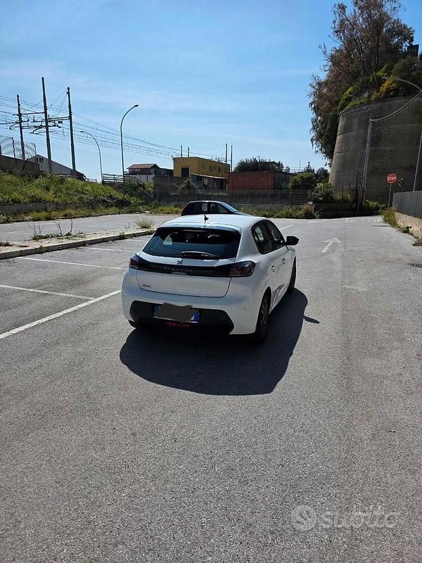 Usata Peugeot 208 75 CV (55 kW) 2022 Bianco Utilitaria
