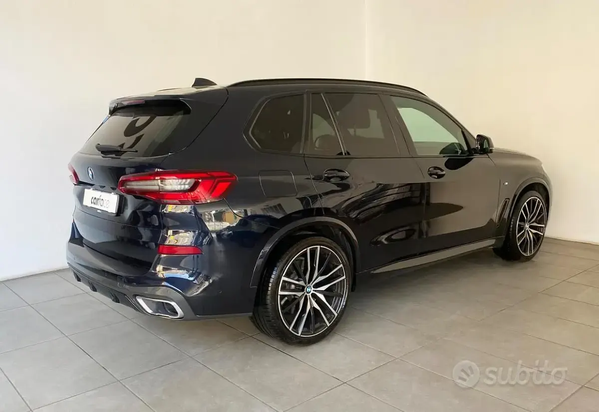 Usata BMW X5 M Sport 265 CV (194 kW) 2019 Blu metallizzato SUV