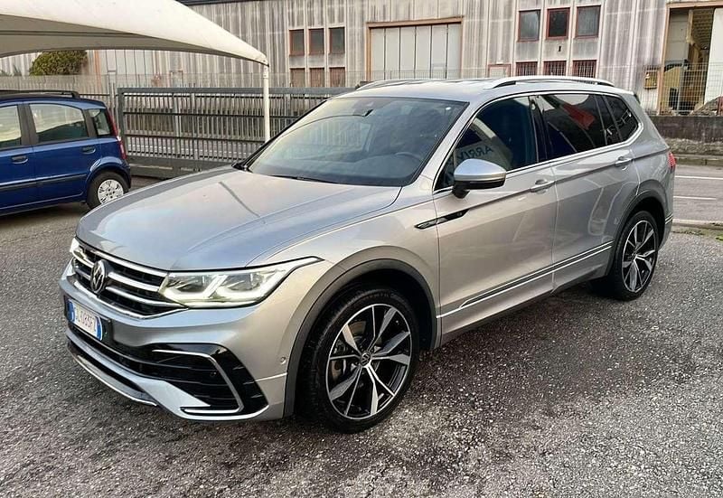 Usata VW Tiguan Allspace R-line 200 CV (147 kW) 2022 Grigio SUV