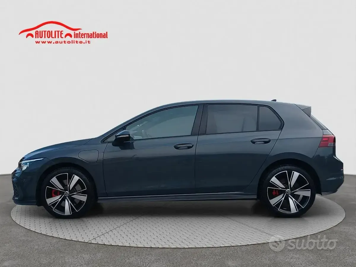 Usata VW Golf VIII GTE 150 CV (110 kW) 2022 Grigio Berlina