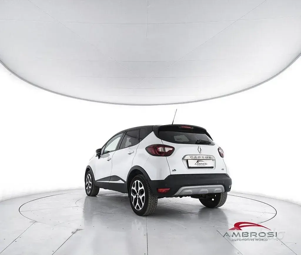 Usata Renault Captur Intens 110 CV (80 kW) 2017 Bianco SUV