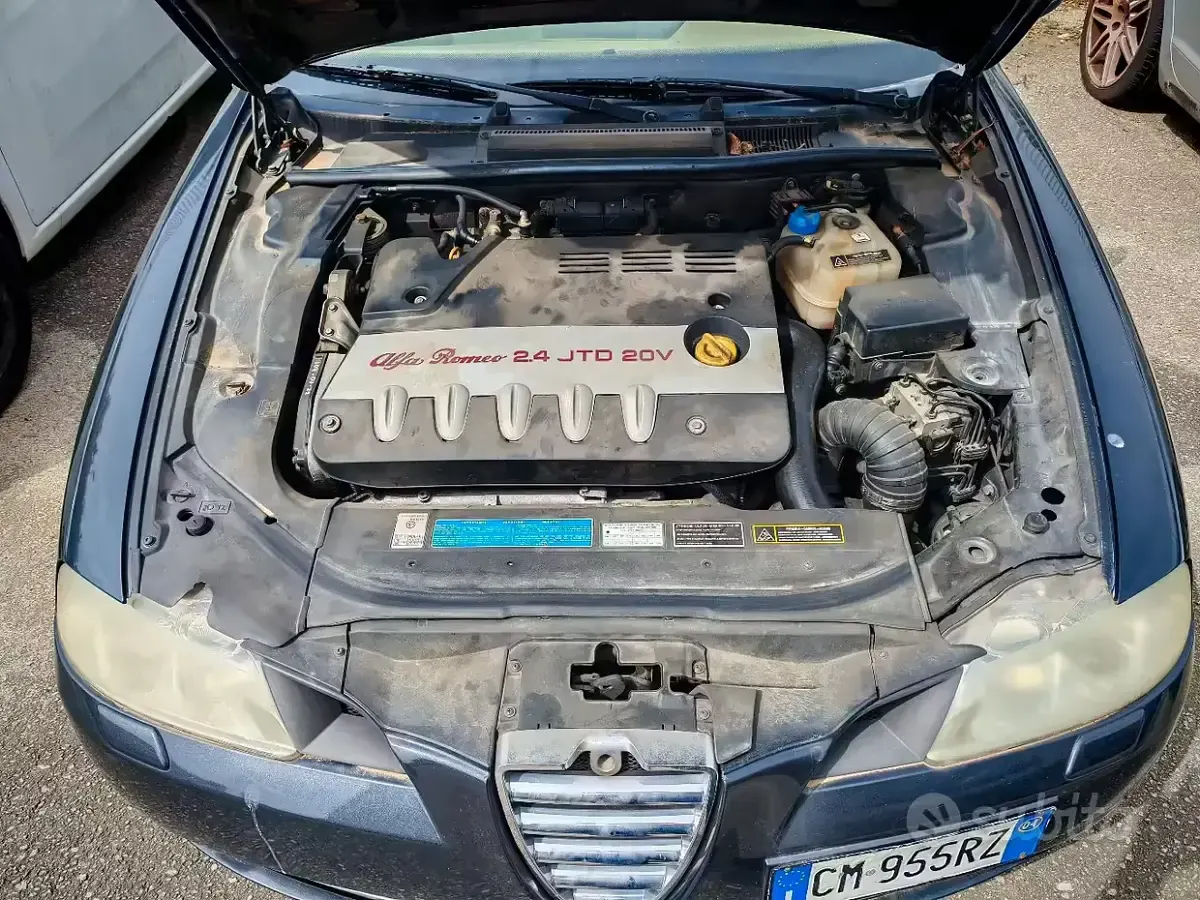 Usata Alfa Romeo 166 175 CV (128 kW) 2004 Blu Berlina
