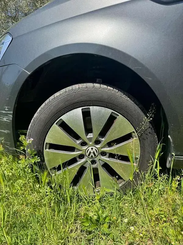Usata VW Caddy Maxi Highline 131 CV (96 kW) 2022 Grigio Monovolume
