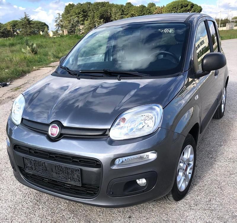 Usata Fiat Panda Lounge 69 CV (50 kW) 2018 Grigio Utilitaria