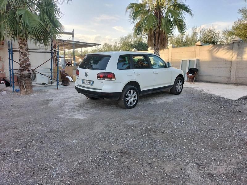 Usata VW Touareg R 174 CV (127 kW) 2008 Bianco SUV