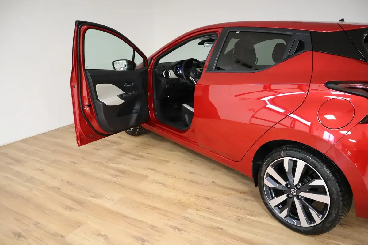 Usata Nissan Micra Tekna 92 CV (67 kW) 2023 Rosso Utilitaria