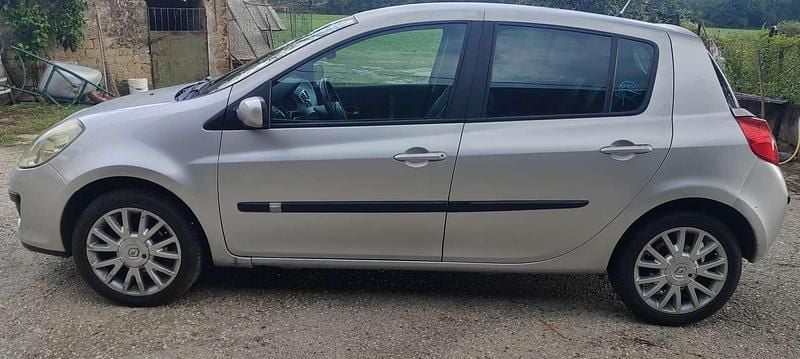 Usata Renault Clio II LE 86 CV (63 kW) 2007 Grigio Berlina