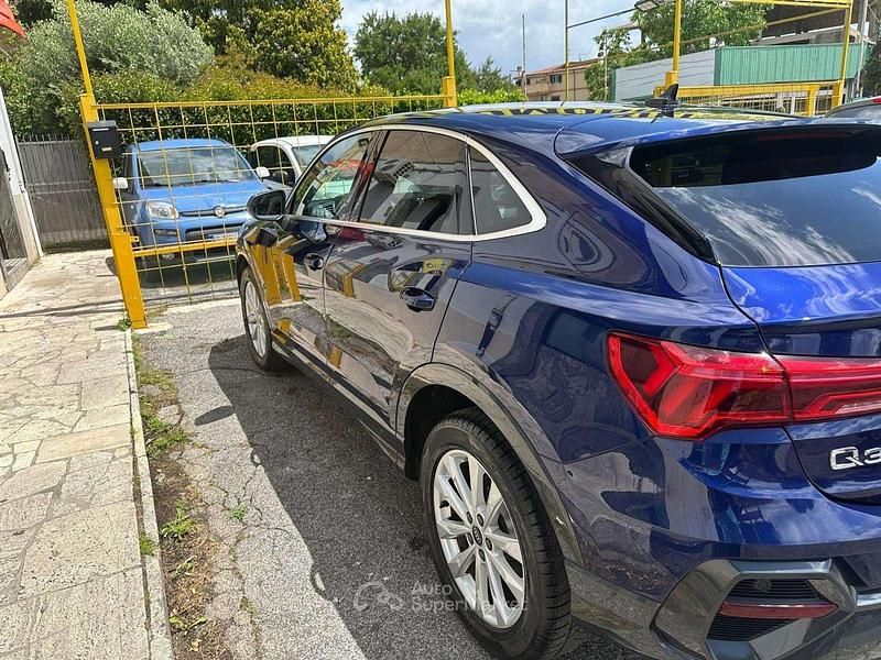 Usata Audi Q3 Sportback Business Plus 150 CV (110 kW) 2022 Blu navarra SUV